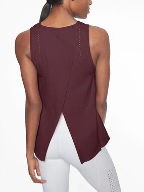 Athleta Foothill Split-Back Tank Top in Burgundy